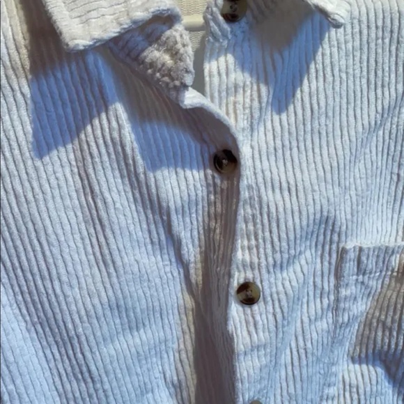 White corduroy jacket/vest, brand: ardene, large - Picture 5 of 6